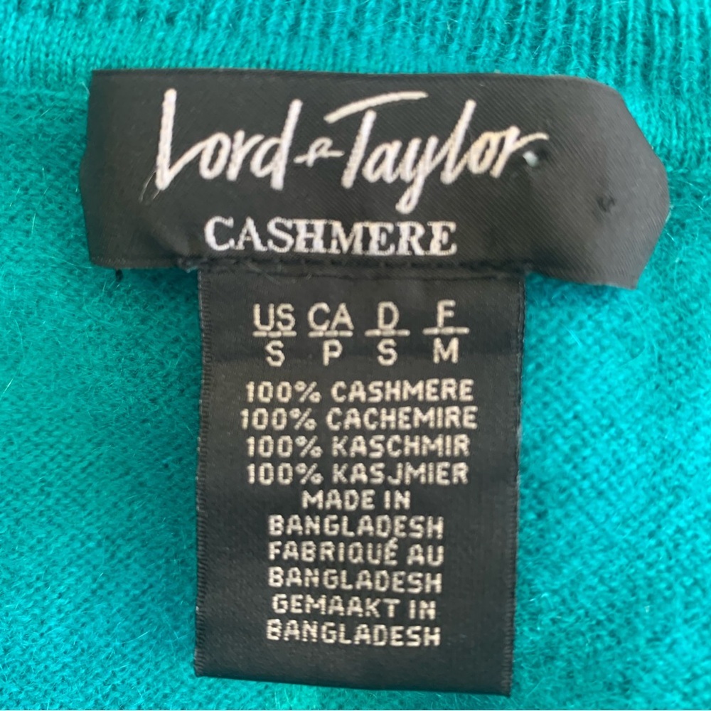 100% Cashmere Turtleneck Sweater - Picture 5 of 6